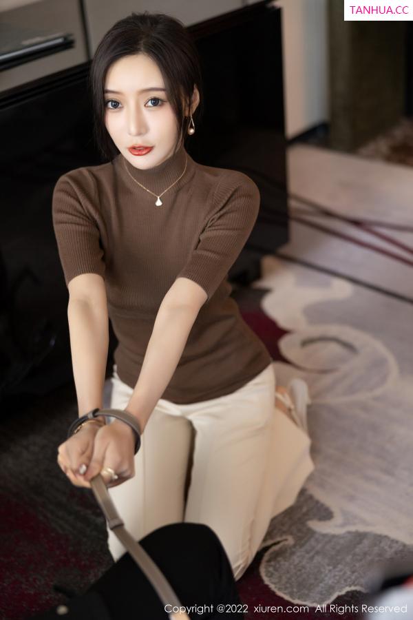 王馨瑶  [XiuRen]高清写真图 2022.12.09 No.5978 王馨瑶yanni 时尚美腿第33张图片